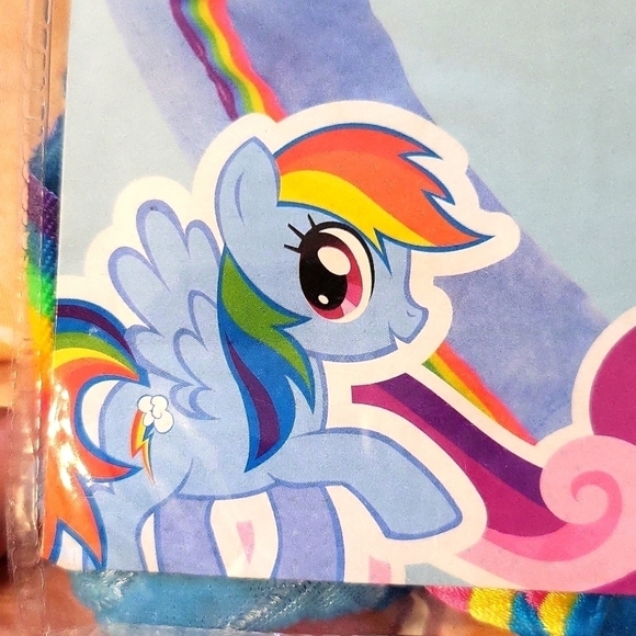 New In package My Little Pony on-size adult Hoodie Rainbow Dash - Picture 11 of 13